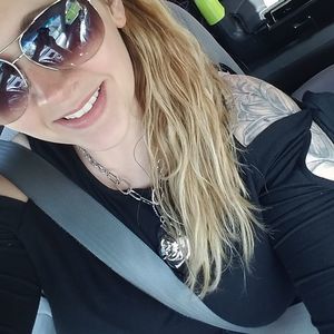 Meet your Posher, Lori